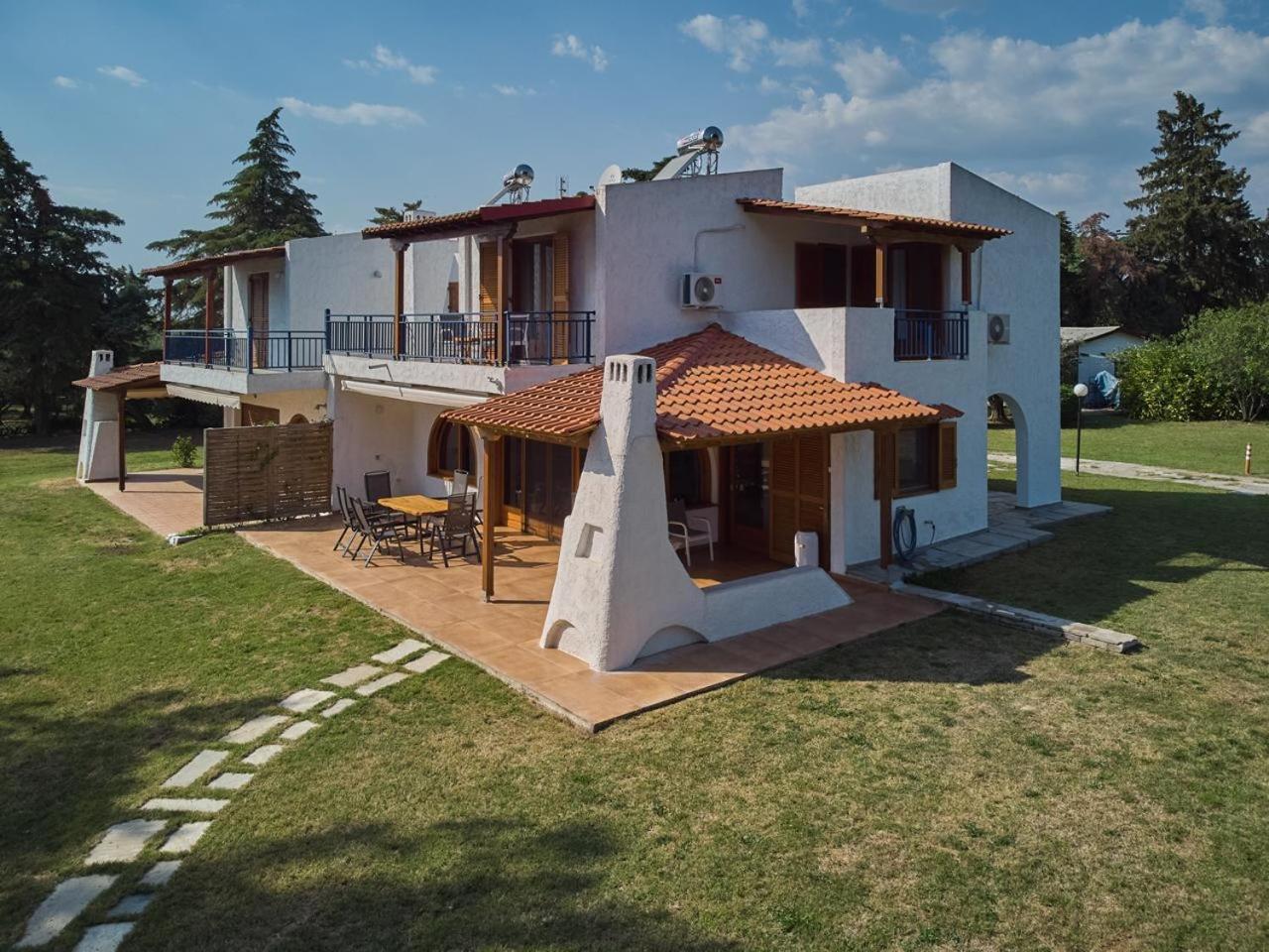 Summerday Villa Private Beach Néa Irákleia Eksteriør billede
