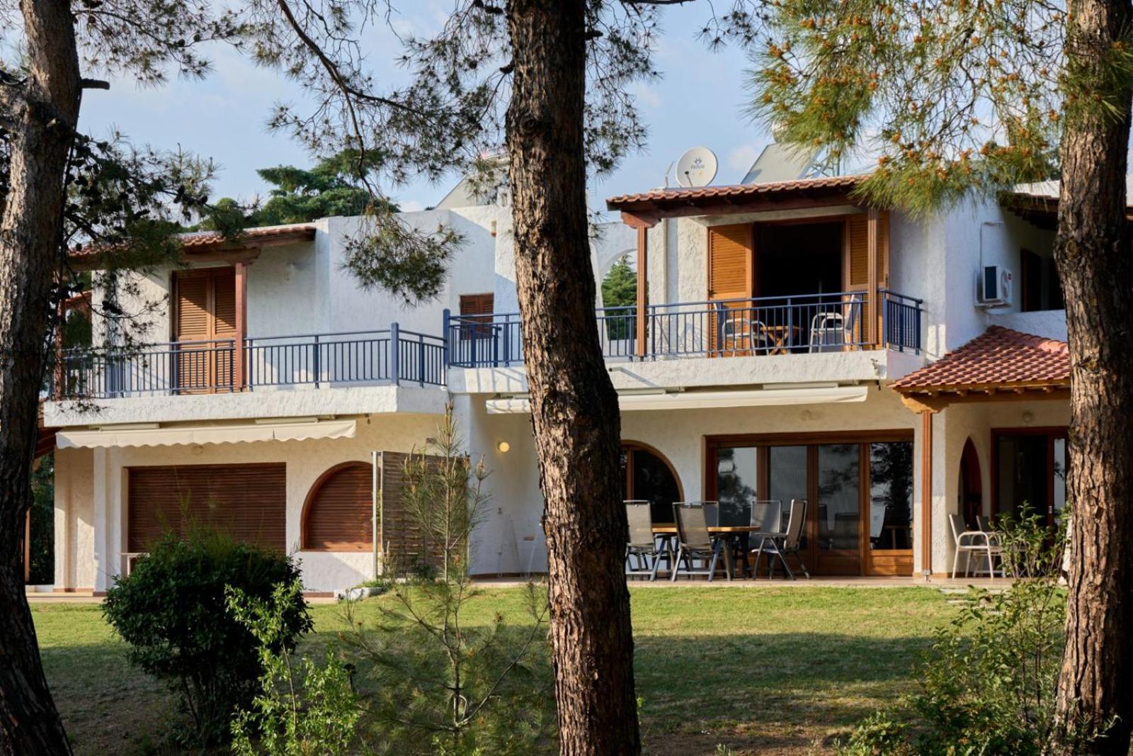 Summerday Villa Private Beach Néa Irákleia Eksteriør billede