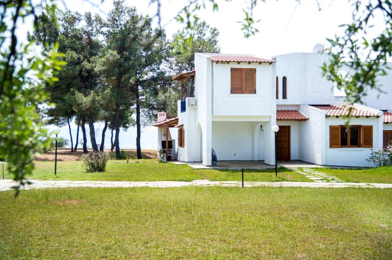 Summerday Villa Private Beach Néa Irákleia Eksteriør billede