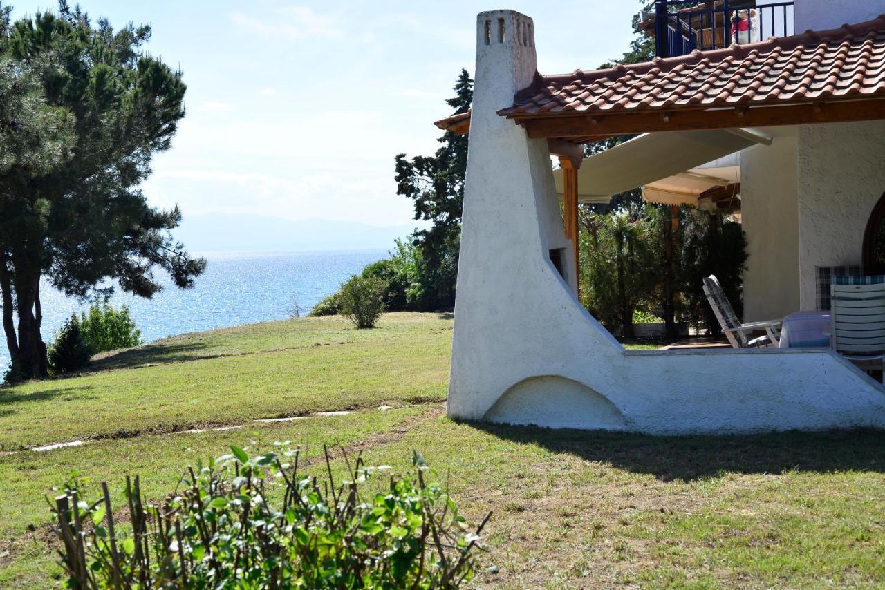 Summerday Villa Private Beach Néa Irákleia Eksteriør billede